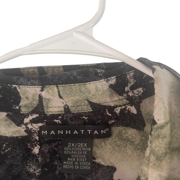 Manhattan Men's Size 2X Floral Hawaiian Black Button Up - Picture 4 of 7